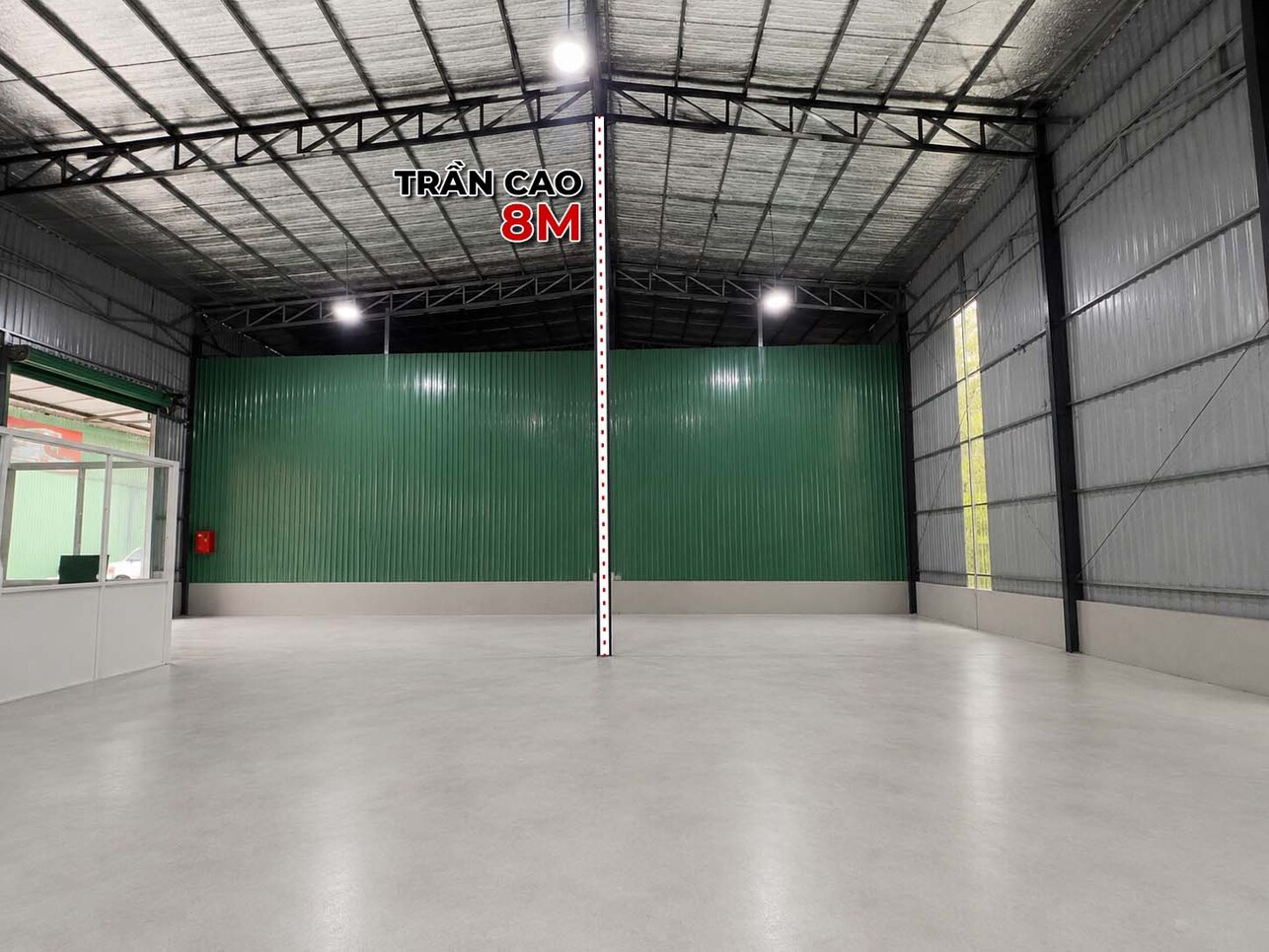 các ô kệ trong kho