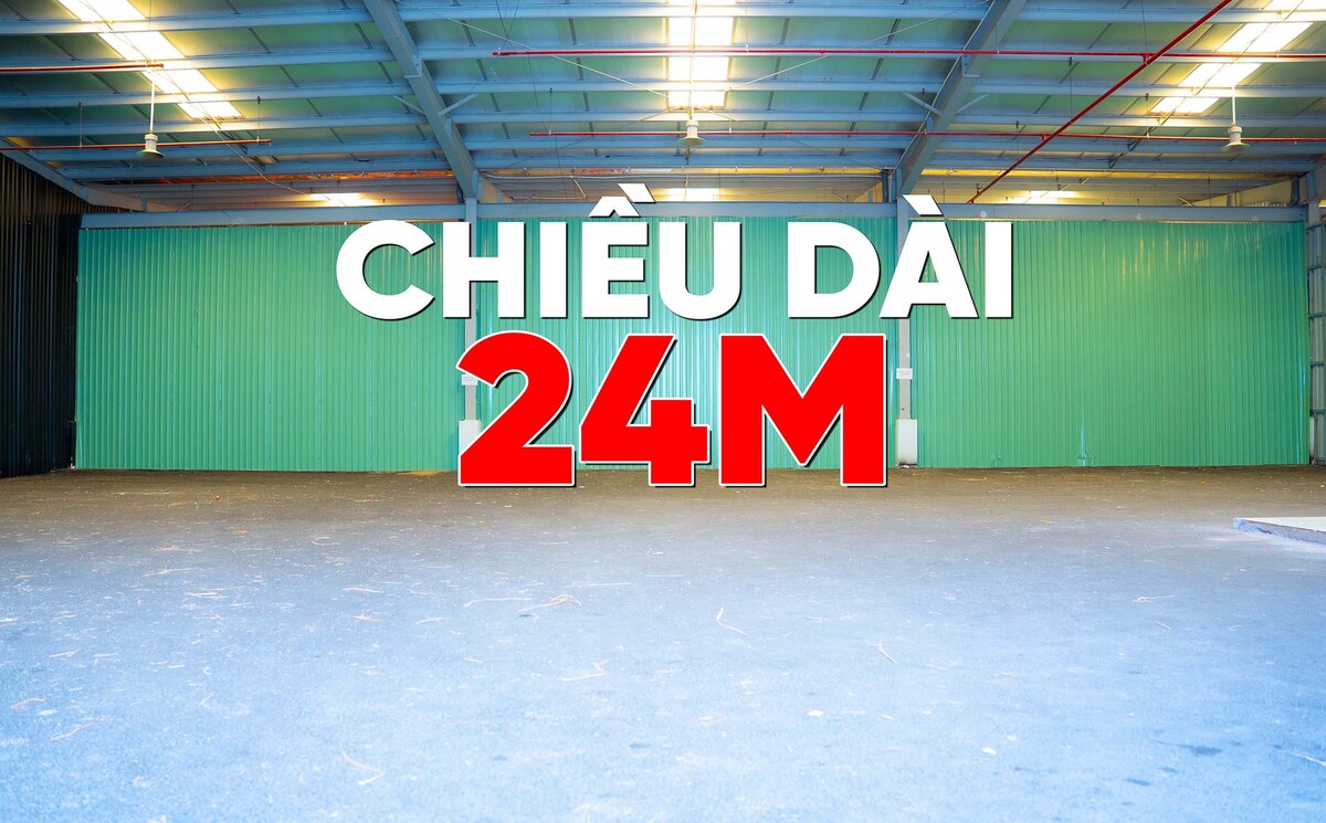 các ô kệ trong kho