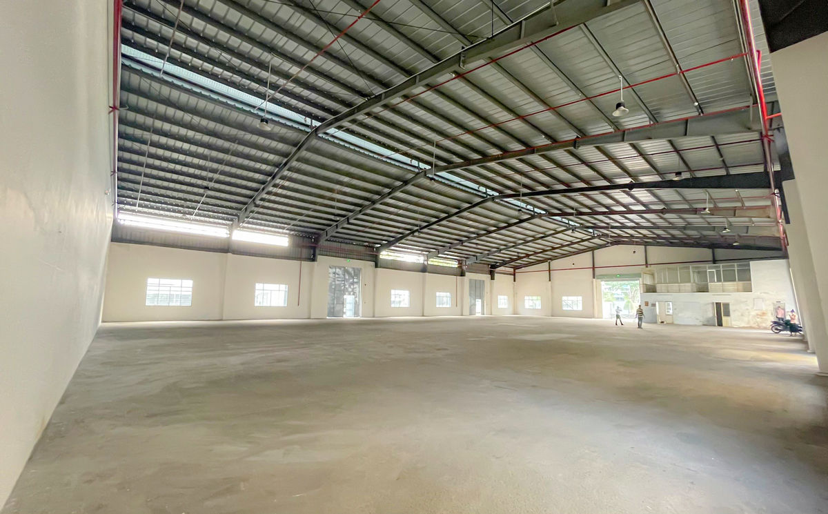 không gian trong kho