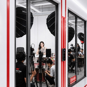 Studio livestream tại kho SEC