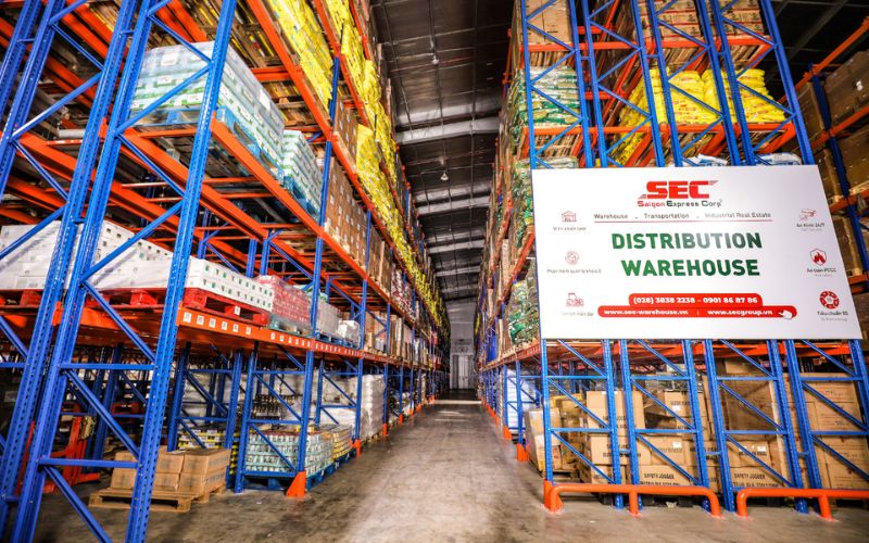 voi-kho-chung-sec-warehouse-hang-hoa-se-duoc-luu-tru-tren-he-thong-o-ke-ro-rang-va-co-ma-quan-ly-rieng voi-kho-chung-sec-warehouse-hang-hoa-se-duoc-luu-tru-tren-he-thong-o-ke-ro-rang-va-co-ma-quan-ly-rieng