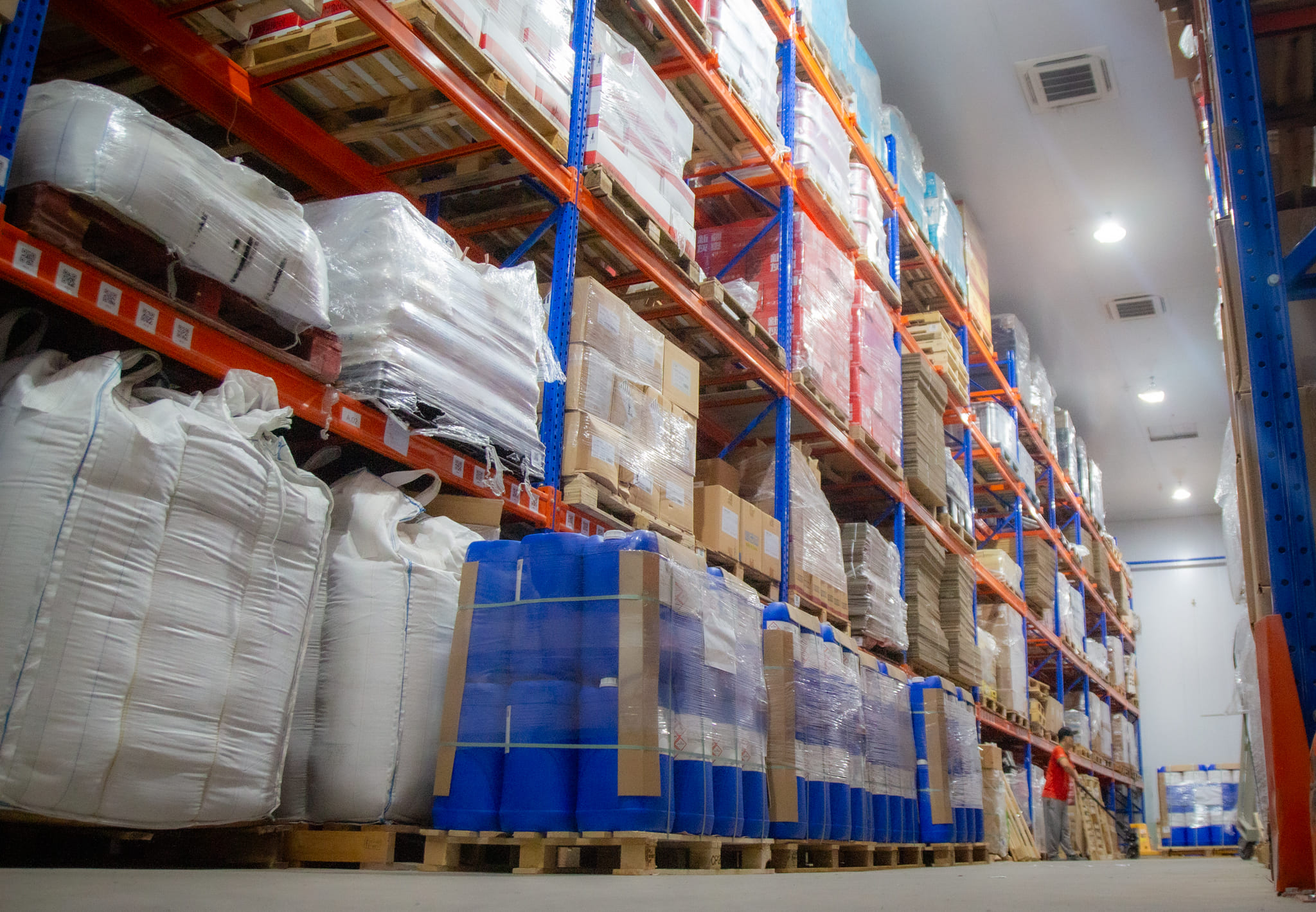 kho phân phối mát