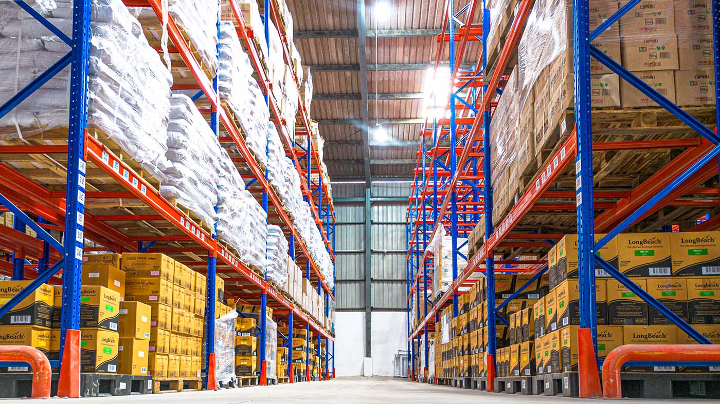 trong kho phân phối